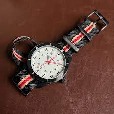 96Zero El reloj de campo "Dot"